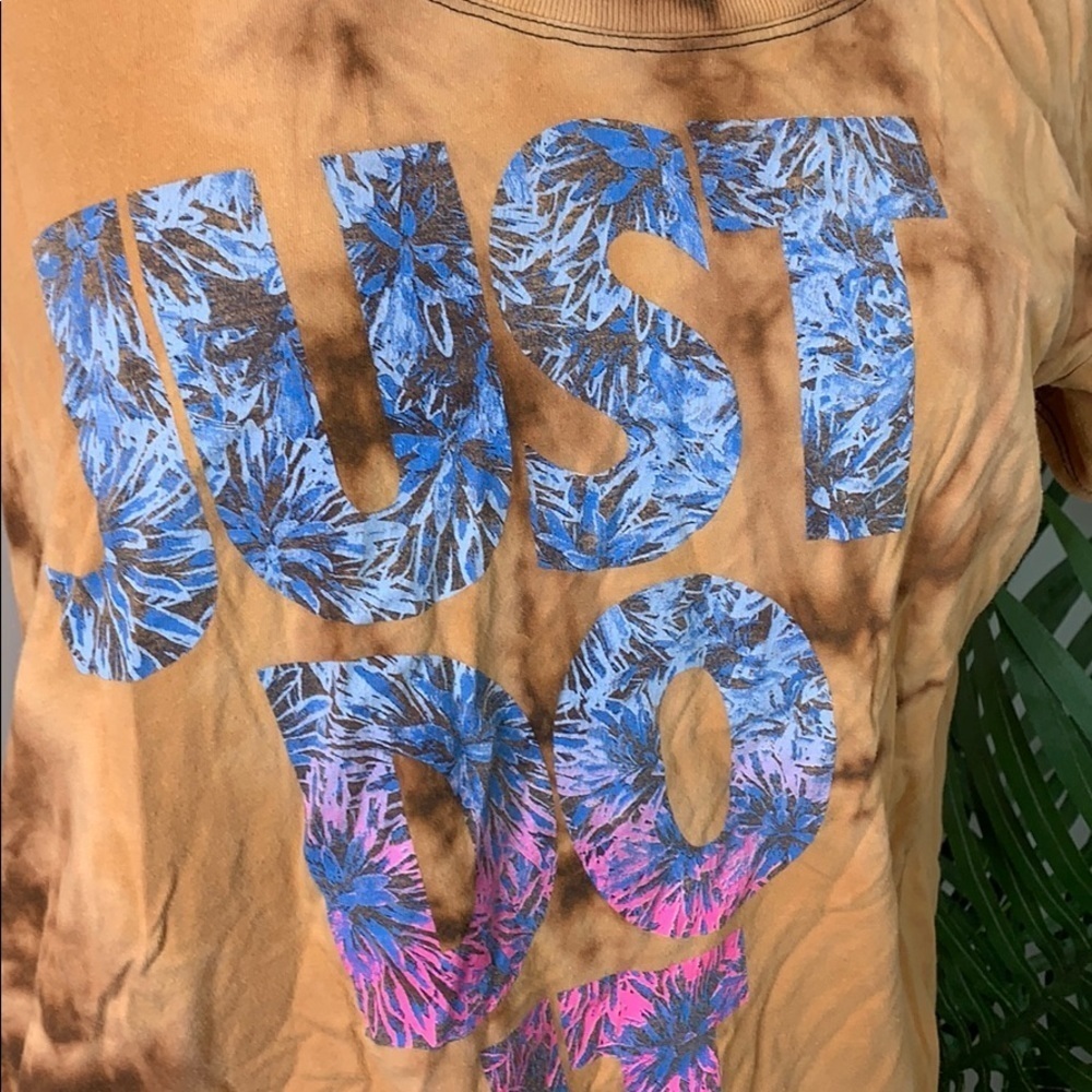 Nike Just Do It Bleach Dye T-Shirt L